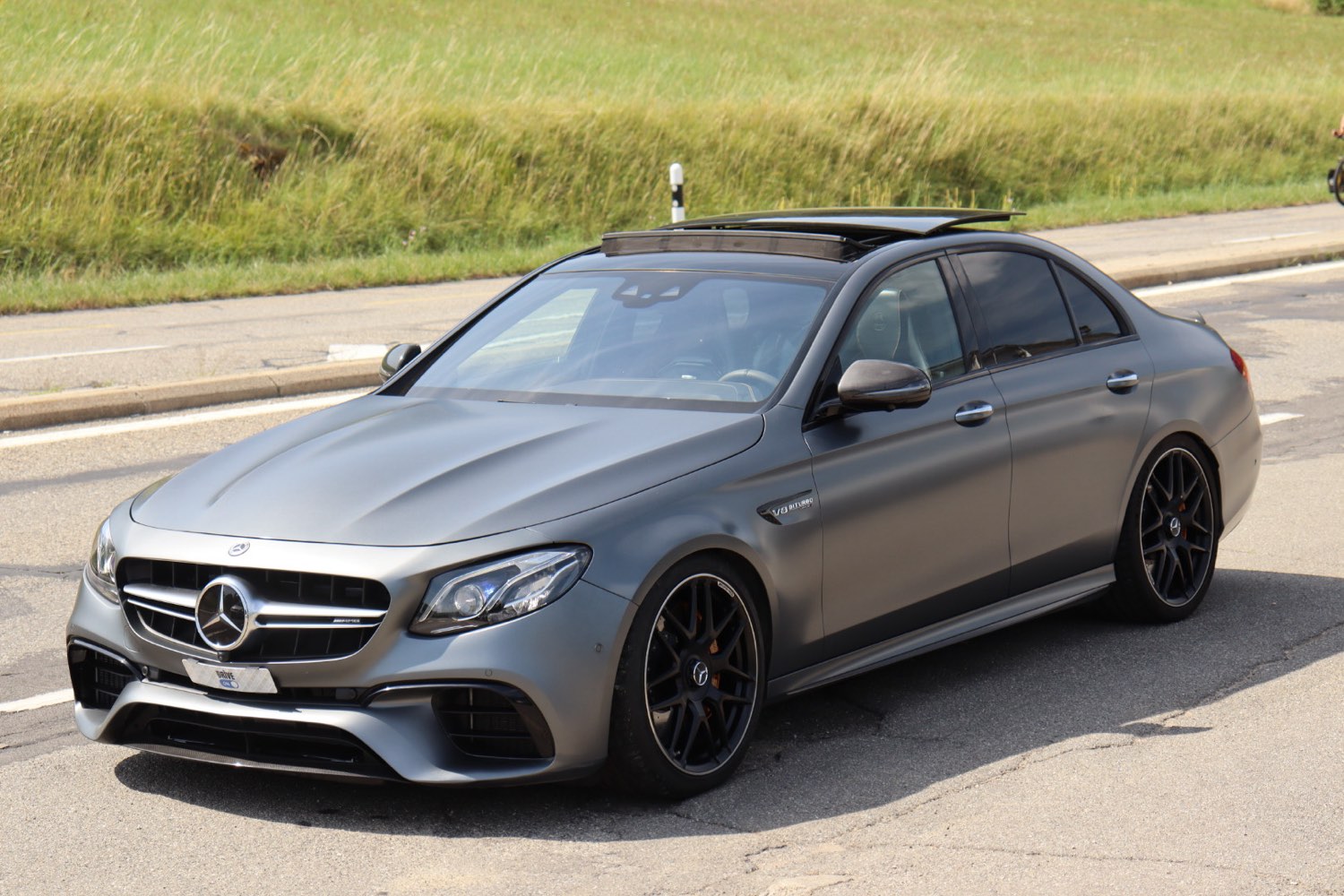 Mercedes-AMG E63 S Edition 1 gris magno vue avant trois-quarts gauche